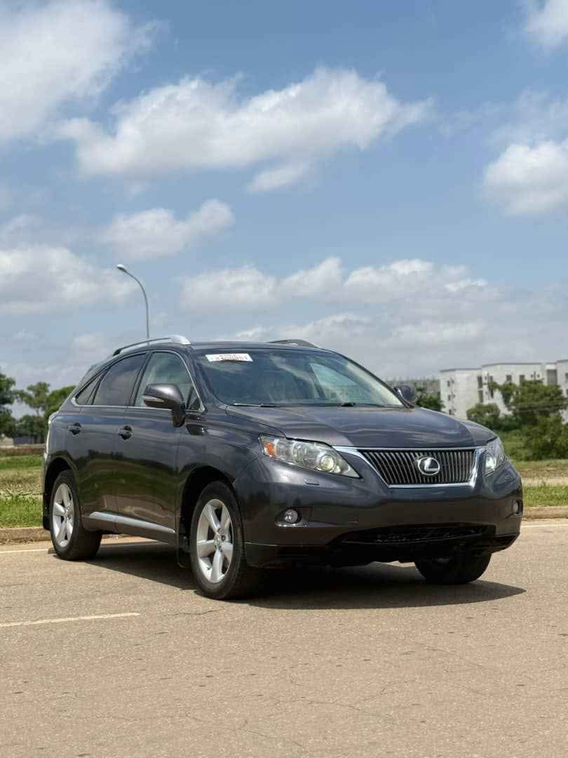 A picture of RX350 2010 MODEL