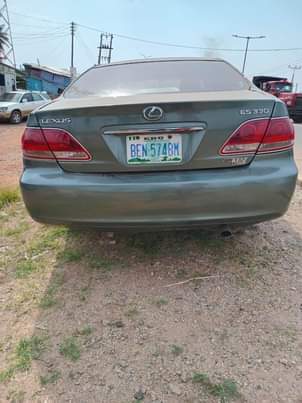 A picture of Lexus es330