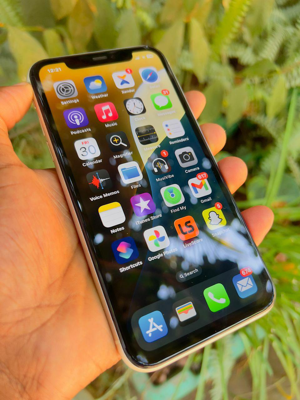 A picture of Iphone 11