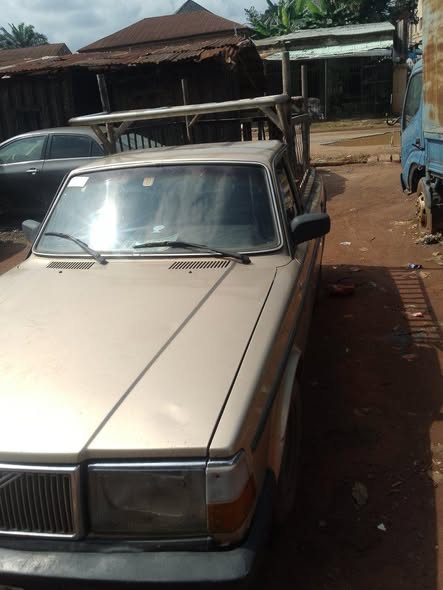 A picture of Fairly used Volvo 240