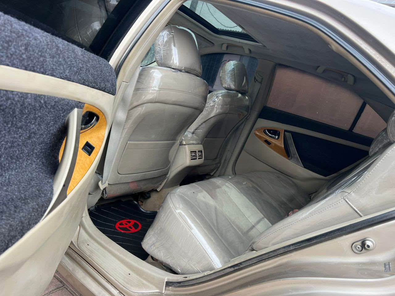 A picture of AWOOF Tokunbo Std Regd Toyota Camry 2008 XLE Full Option