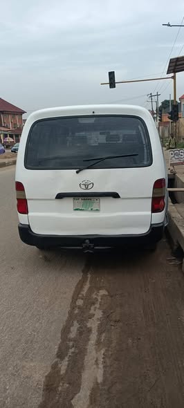A picture of Toyota bus pure tokubo automatic transmission 6 5