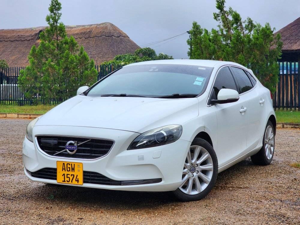 classifieds/cars volvo
