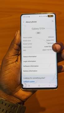 A picture of Cracked Samsung S10 128gb storage 8gb ram 350k slightly negotiable