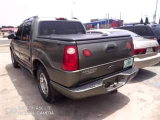 A picture of FORD EXPLORER FIRST BODY Untouched engine