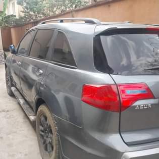 A picture of 2009 model registered Acura MDX