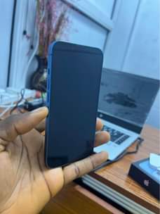 A picture of iPhone 13 128gb
