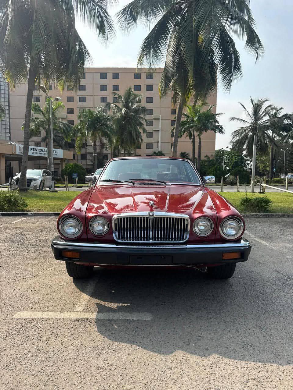 A picture of 1985 Mercedes Benz jaguar