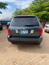 A picture of Honda pilot