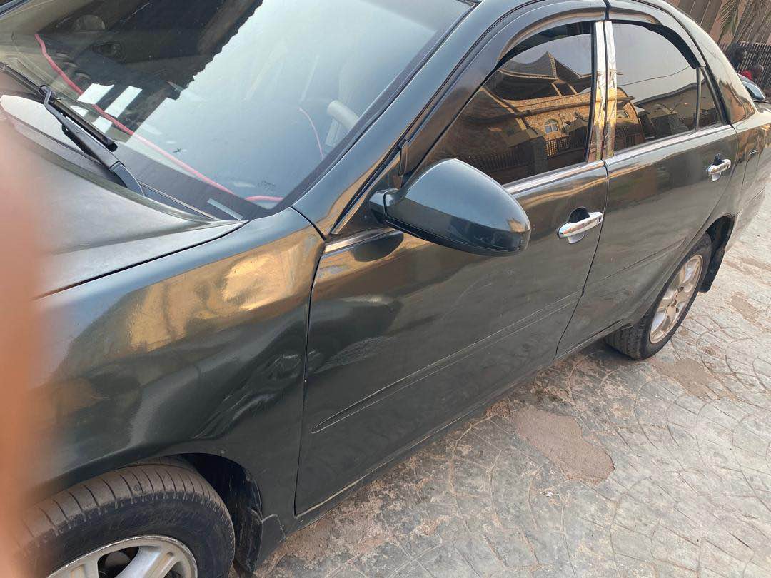 A picture of Toyota Camry 05