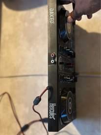 A picture of DJ CONTROLLER