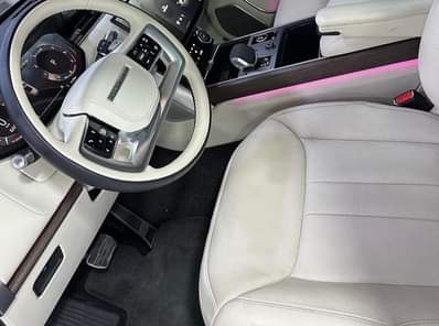 A picture of 2023 Range Rover autobiography available brand new call me 08145942682