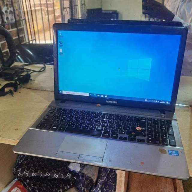A picture of Samsung laptop duocore 4gb ram 320gb hdd at 250k. Call