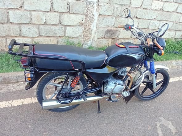 bajaj boxer