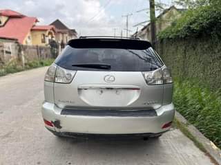 A picture of 05 rx330 reg Everything working perfectly