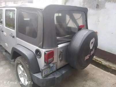 A picture of JEEP WRANGLER UNLIMITED X Manual 