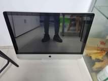 A picture of IMac 27 inch display device core i5