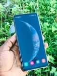 A picture of Samsung S10 plain