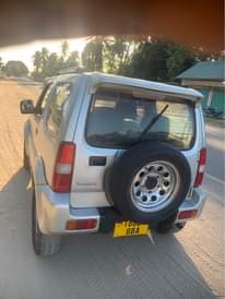 A picture of Suzuki. Jimy