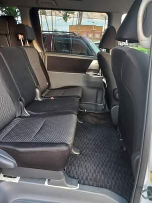 A picture of Toyota Noah 2009