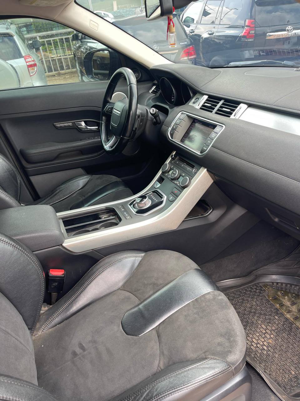 A picture of 2013 Range Rover evogue