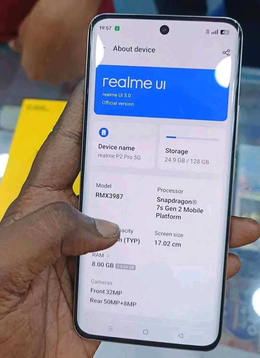 A picture of We are sellings all kinds of phones Accessories.muna bada easy
