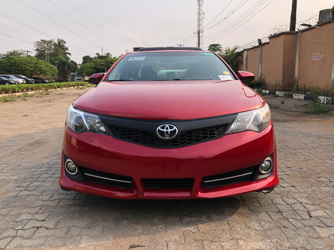 A picture of Toyota Camry sports 2013
