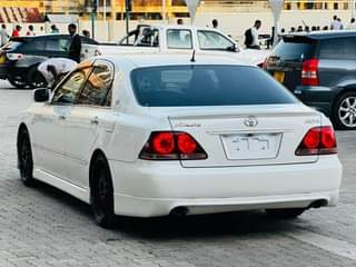 A picture of TOYOTA CROWN ATHLETE