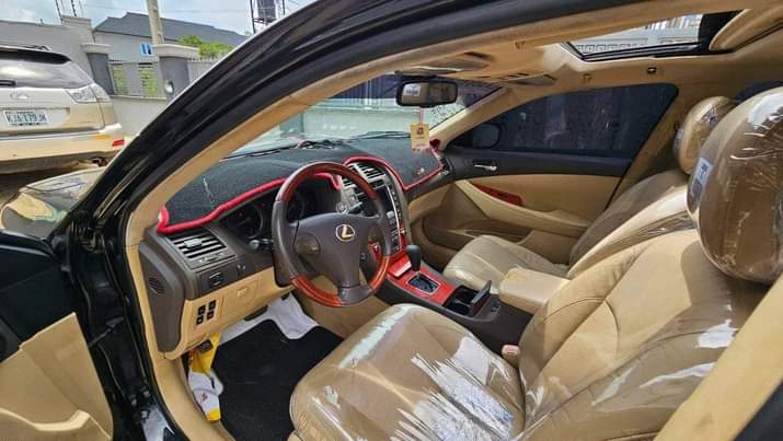 A picture of 2007 Lexus 2007 Black