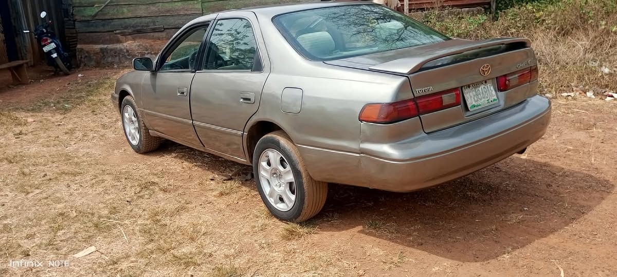 A picture of Toyota Camry 08034244232 