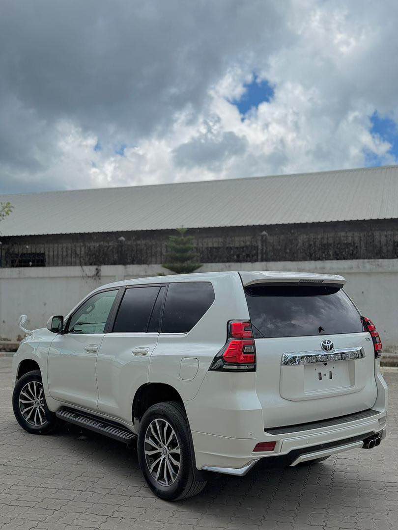 A picture of TOYOTA LANDCRUISER PRADO 2020