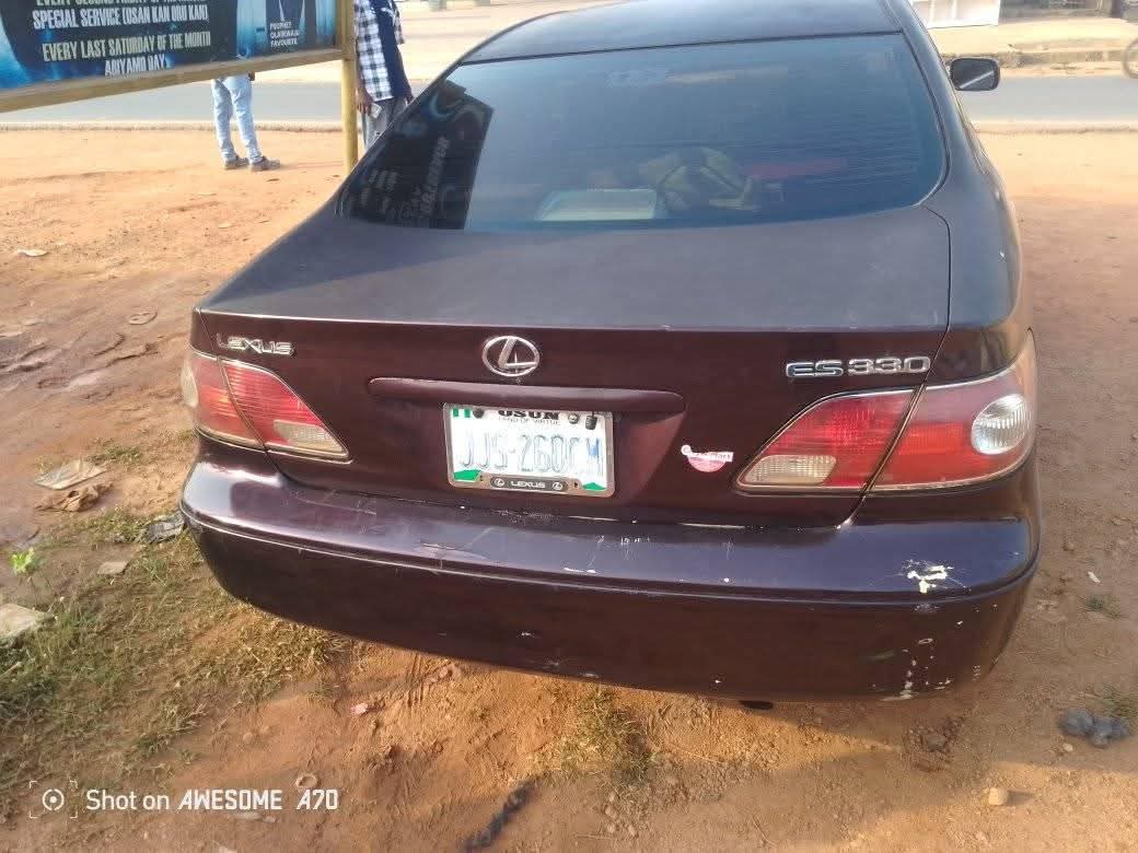 A picture of Lexus 330