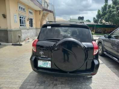 A picture of Quick sells Sharp 3 seaters Toyota rav4 with 4cylinder silent