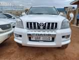 A picture of TOYOTA LAND CRUISER PRADO MODEL 2004 PETROL ENGINE CC 3
