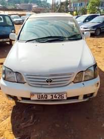 A picture of 1998 Toyota 1998