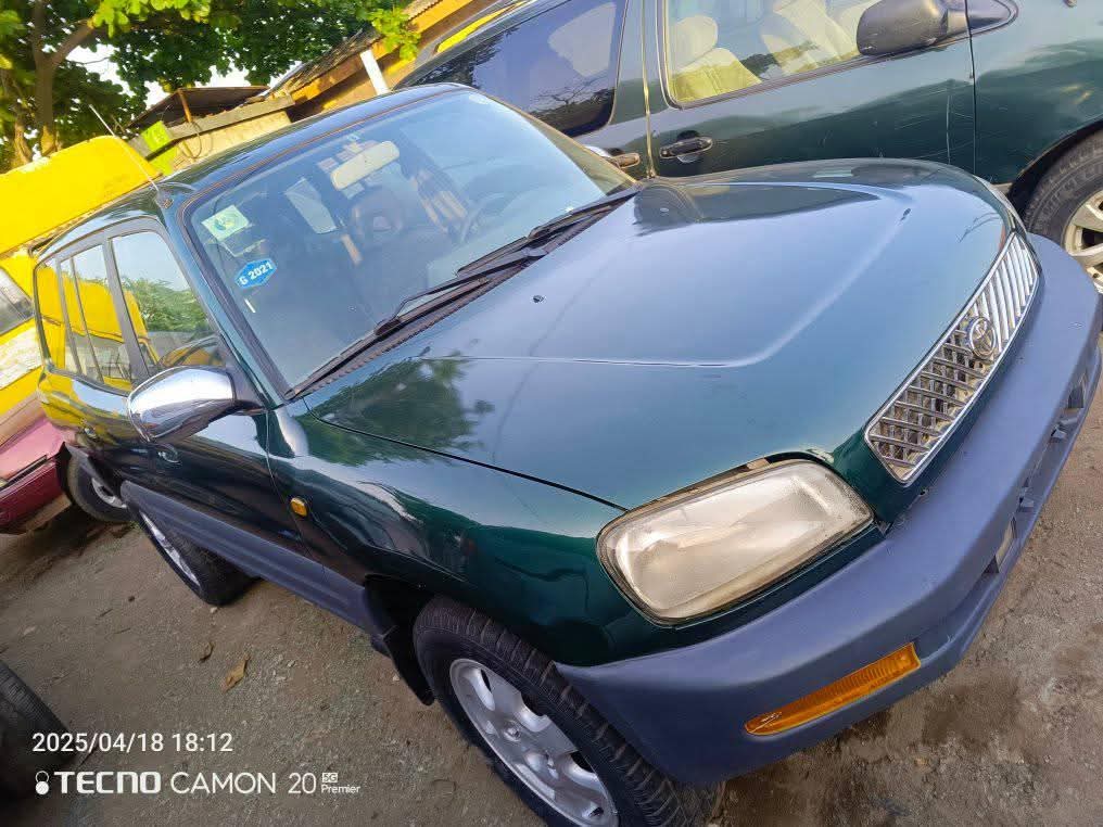 A picture of Toyota rav4 1999