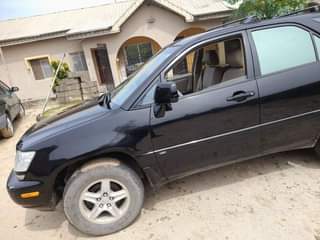A picture of Lexus RX300 2003