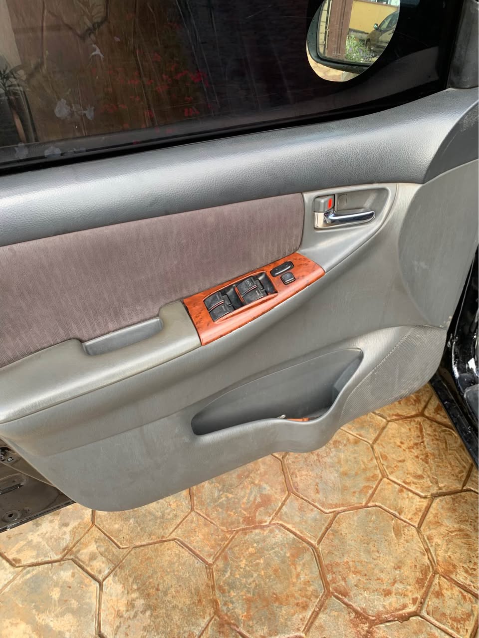 A picture of Toyota corolla 2007 Bank type