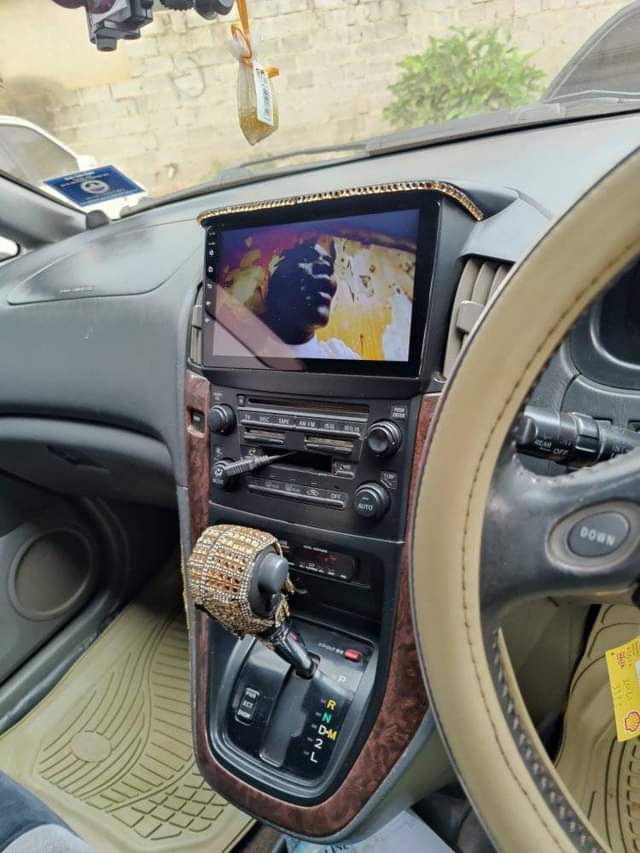 A picture of Toyota harrier