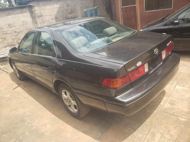 A picture of Reg. 2002 Toyota Camry. Call 08068938140
