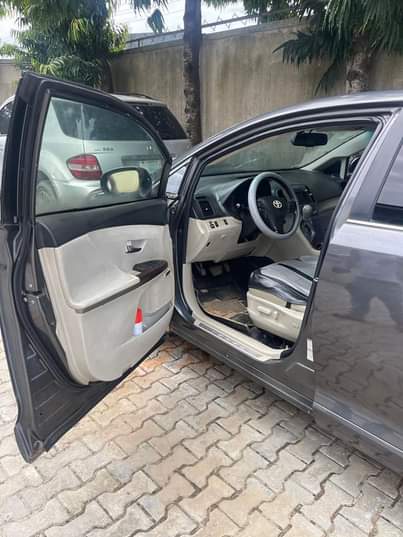 A picture of Toyota Venza 2010