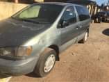 A picture of Toyota Siena 2000