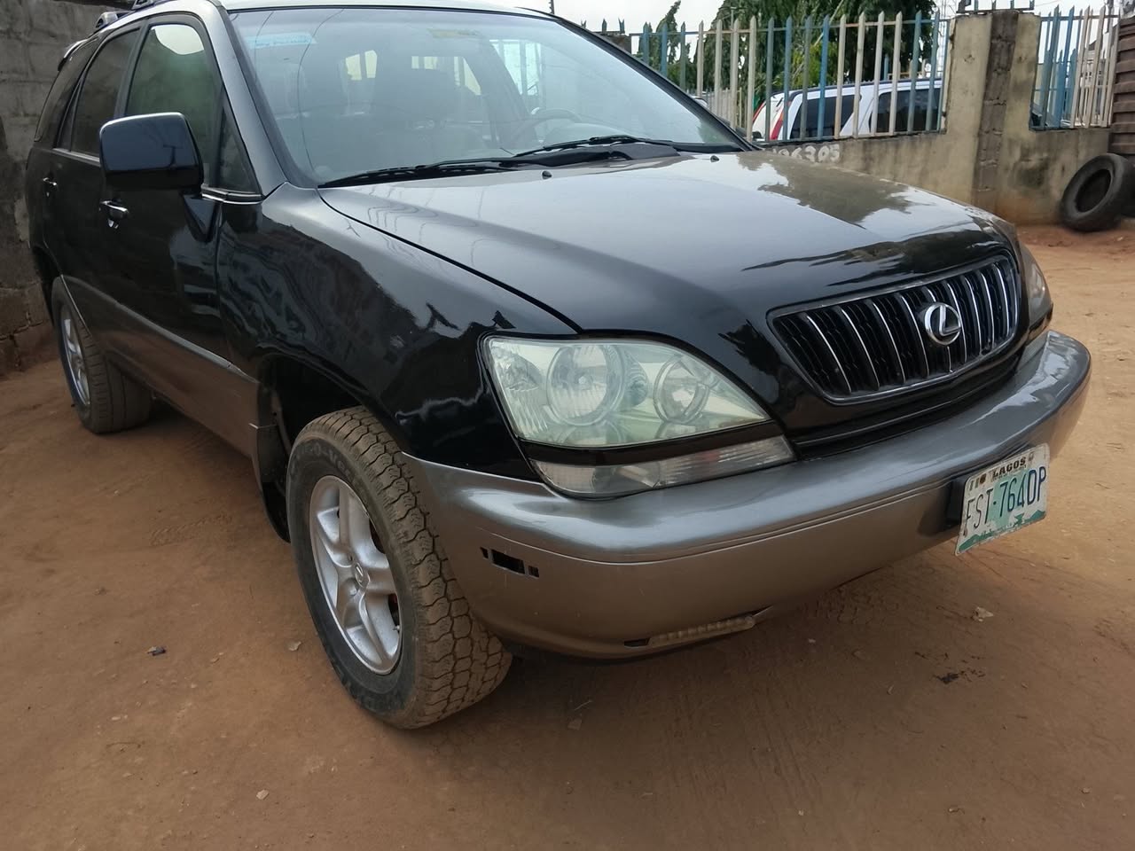 A picture of 2005 Lexus Rx 300 2005