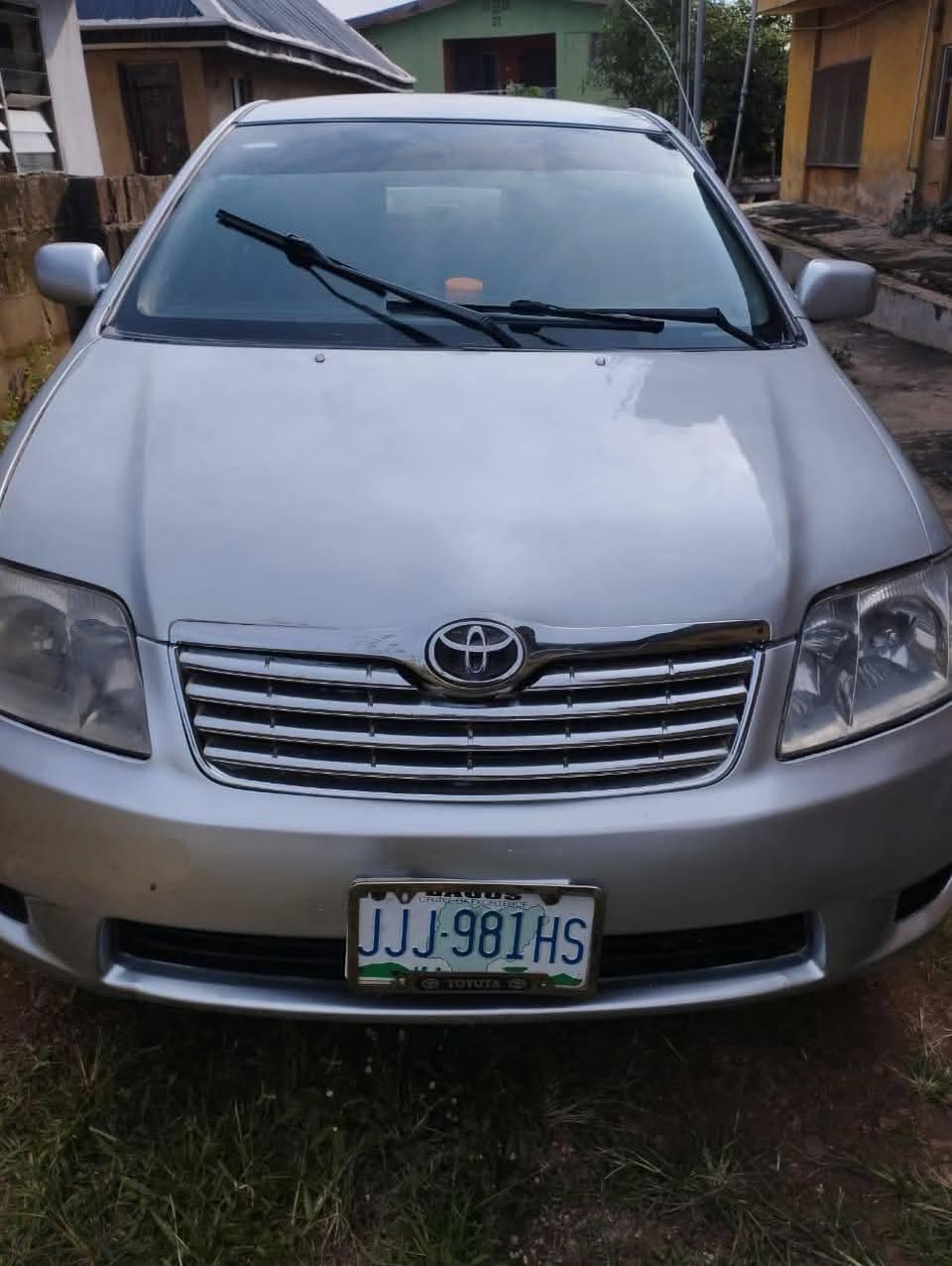 A picture of 2004 Toyota corola bank