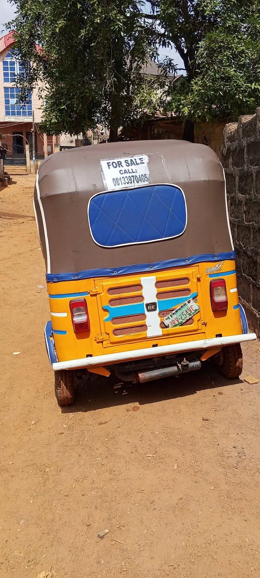 A picture of KEKE FOR SALE bajaja