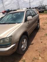 A picture of Lexus es300