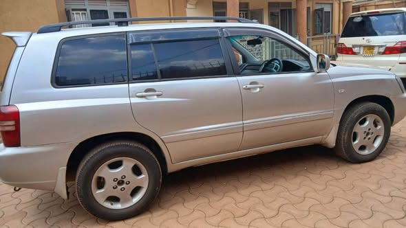 A picture of Toyota Kluger