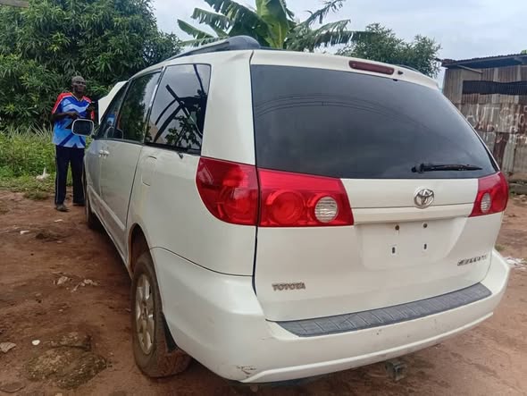 A picture of Toyota sienna 2009 model
