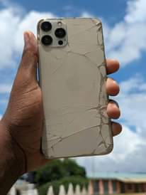 A picture of iphone 13 copy ina tumia mindandao yote
