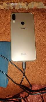 A picture of Tecno Camon 11. Neat.